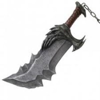 Blades of Chaos de Kratos (God of War) recriadas por armeiro.